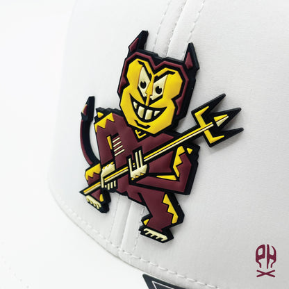 Kachina Diablo White Curved Performance hat